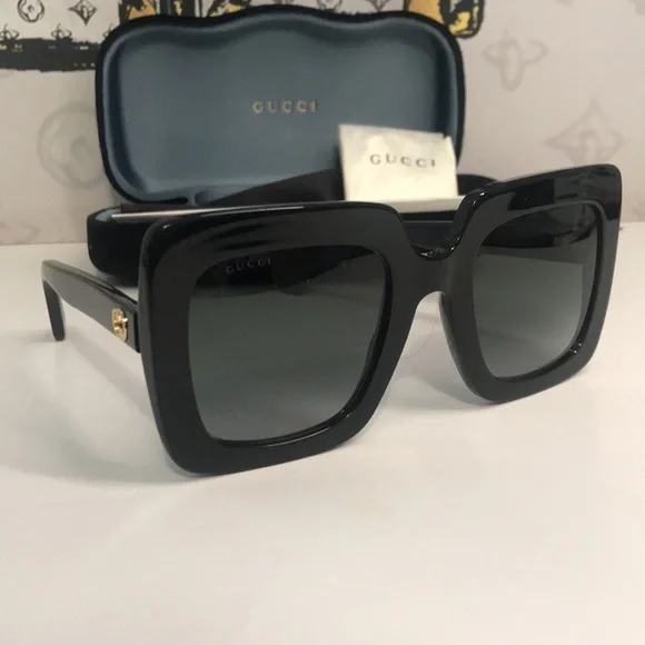 Gucci GG0328S 001 Black Frame Light Green Gradient Lens Square Sunglasses Italy New Authentic Gucci GG0328S 001 Black Square Sunglasses Grey  main image 2